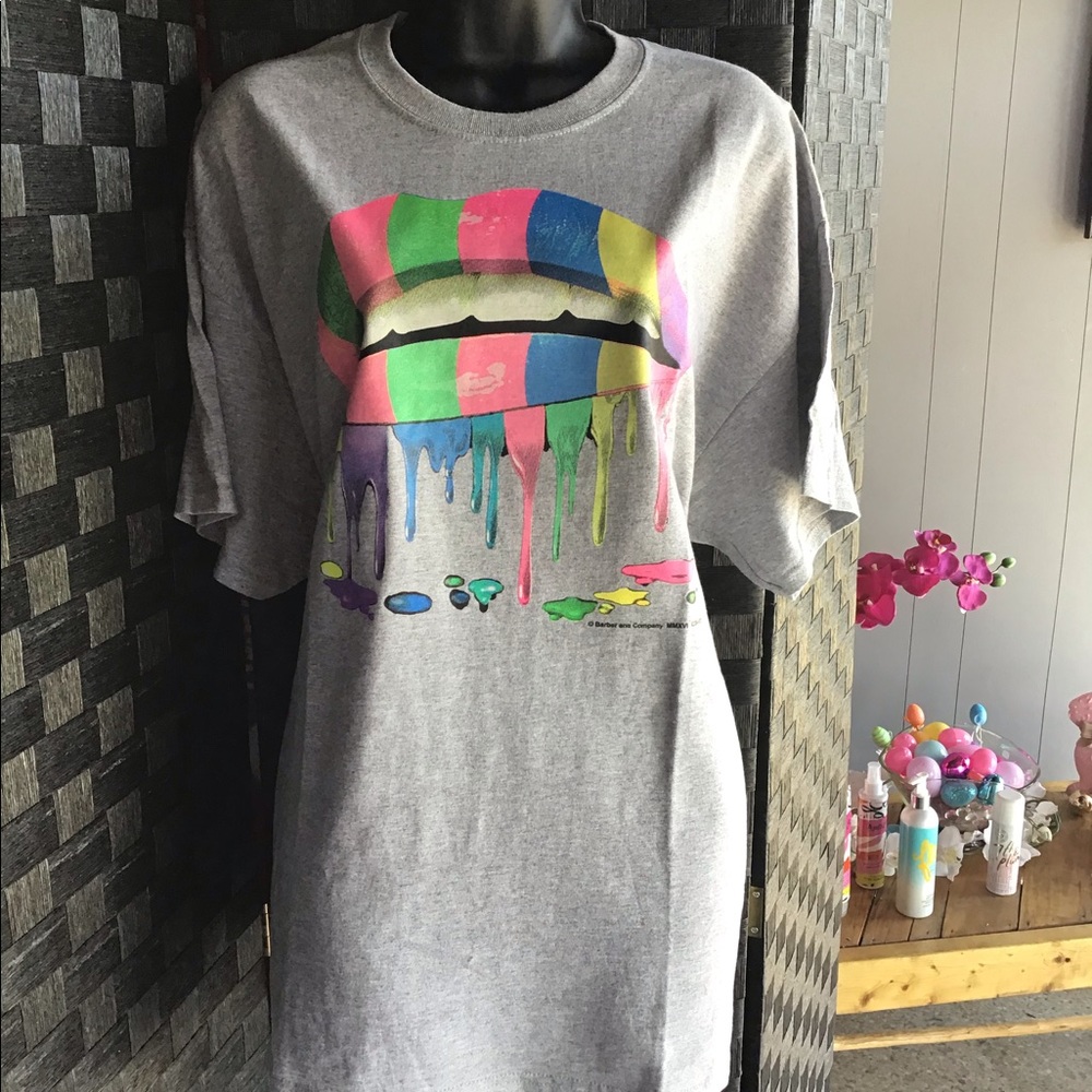 Rainbow Lips Graphic Tee in Grey - Picture 8 of 8